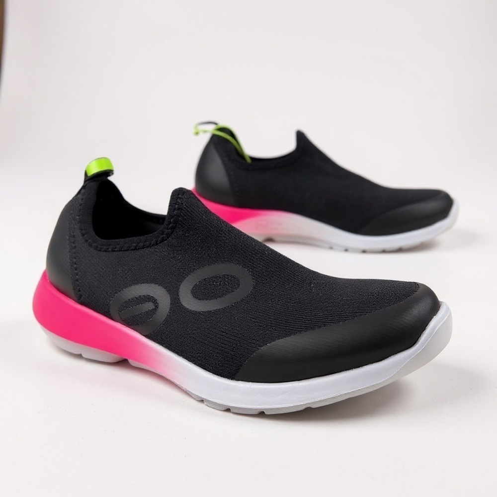 NWT OOFOS Women’s OOMG Sport Slip On Sneakers In Pink Fade Size 6